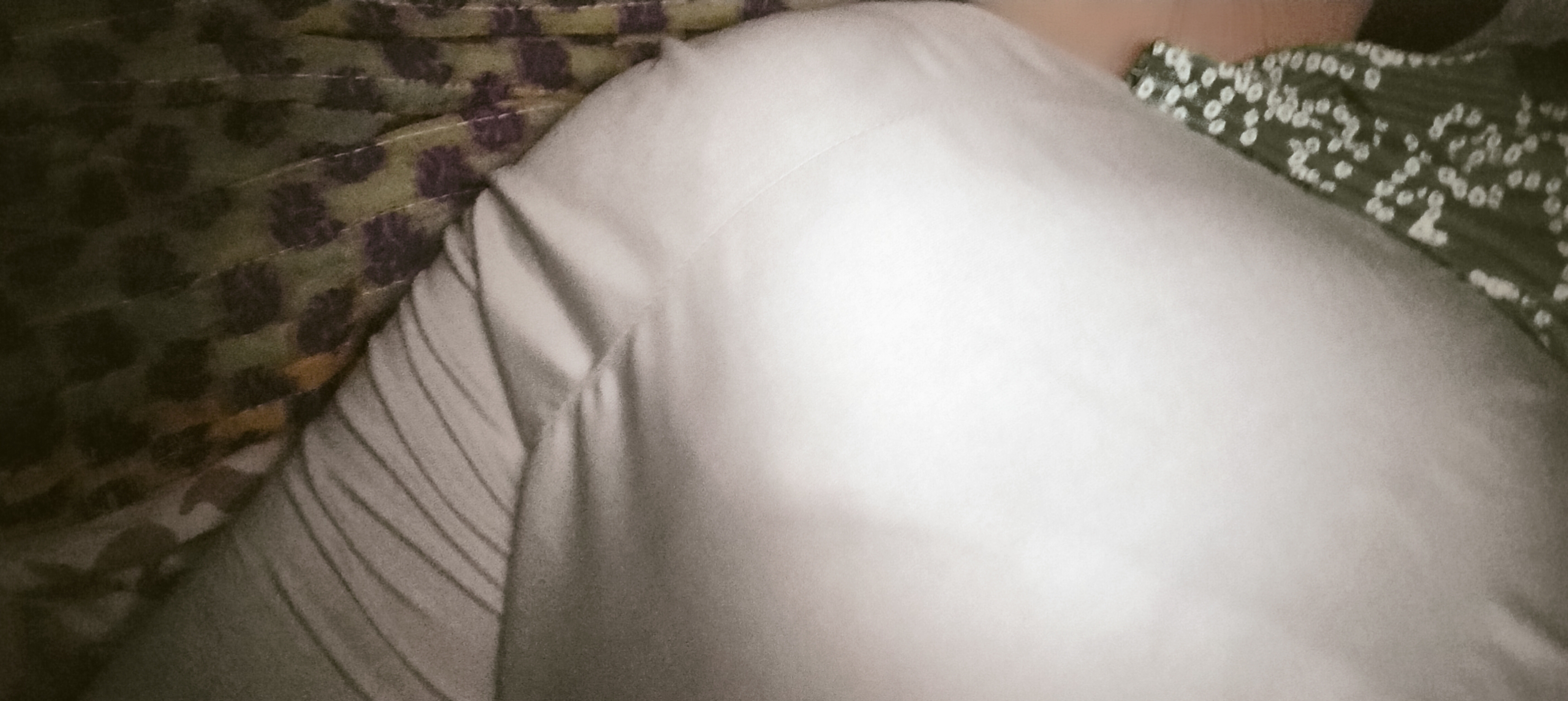 My Round Ass Show In White Legging