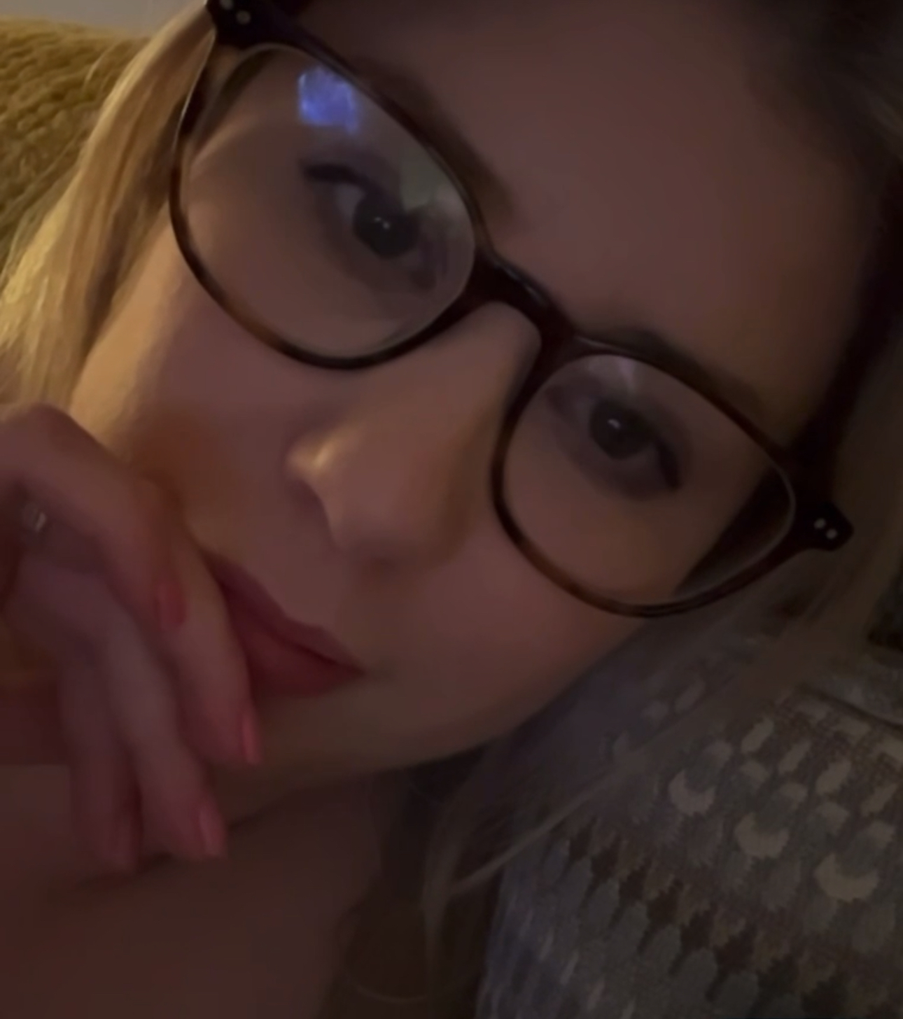 My slutty face, please jerk off to me, your Dragon Queen Leanne Livesey